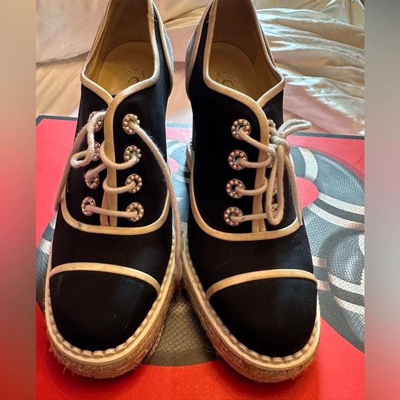 Chanel women’s shoes size 8 - worn once. Excellent condition. - Picture 2 of 7